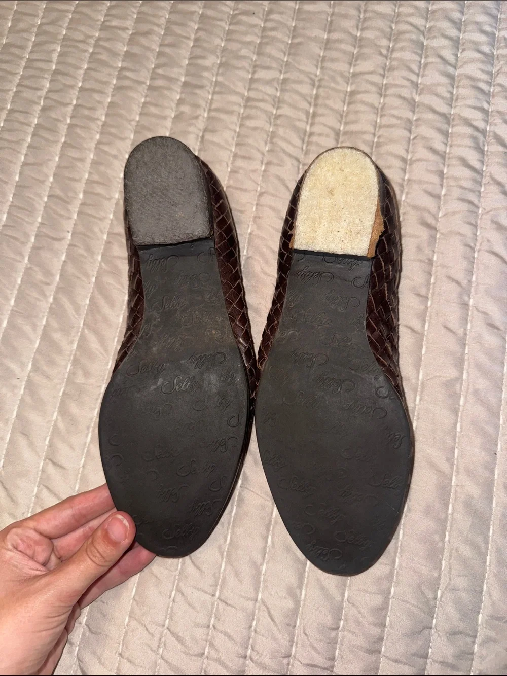 SELLY WOMEN CROC FLATS SIZE 6